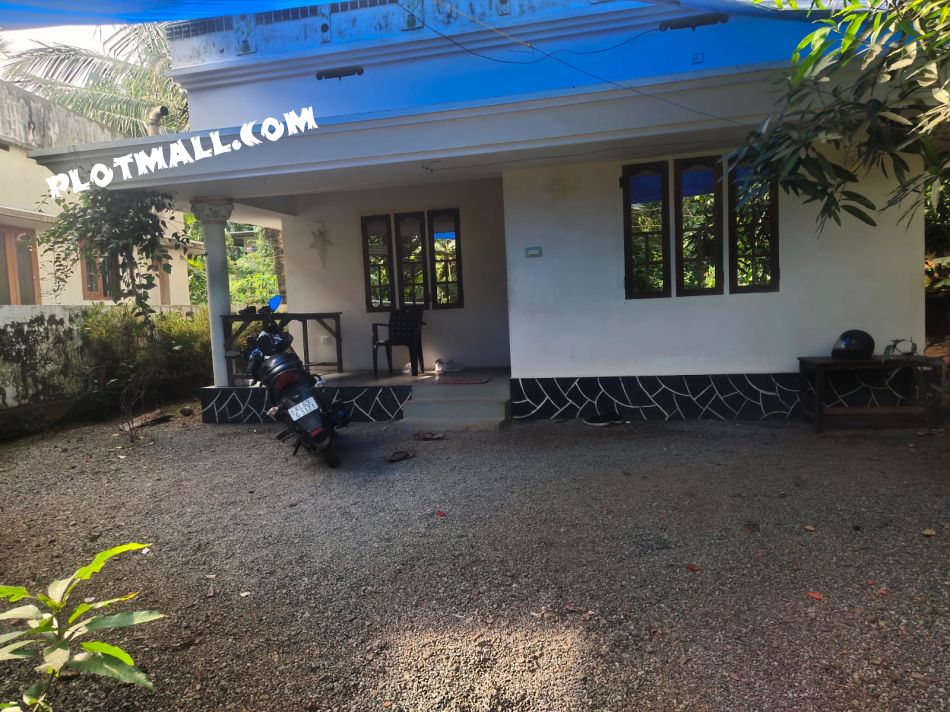 House / Villa For Sale