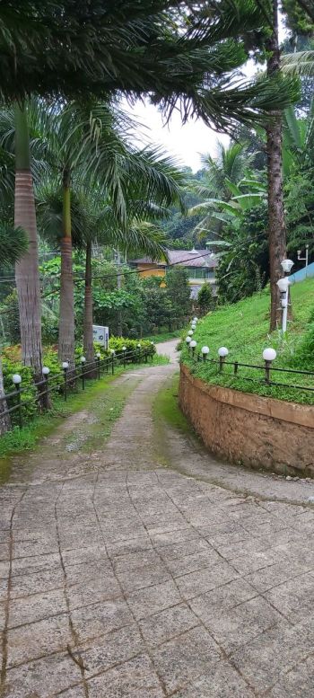 22 Cent House / Villa for Sale at 20 Acre Budget - 16500000 Total