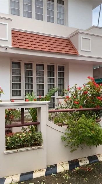 8 Cent House / Villa for Sale at  Budget - 19000000 Total