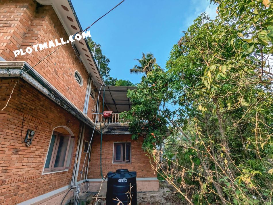 House / Villa For Sale