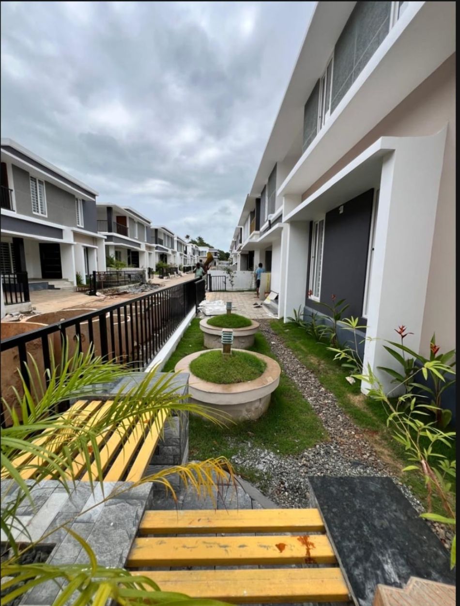 House / Villa For Sale