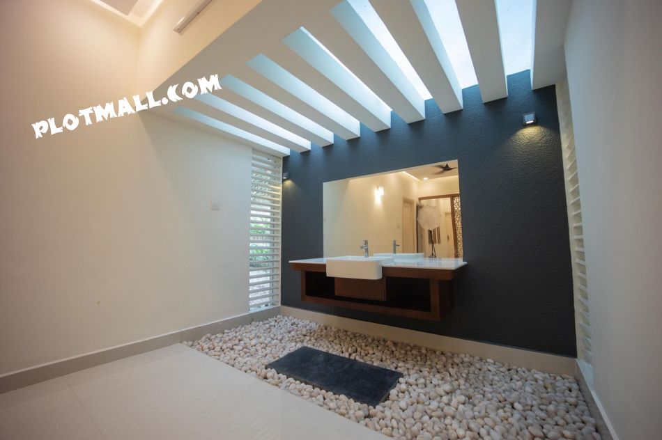 House / Villa For Sale