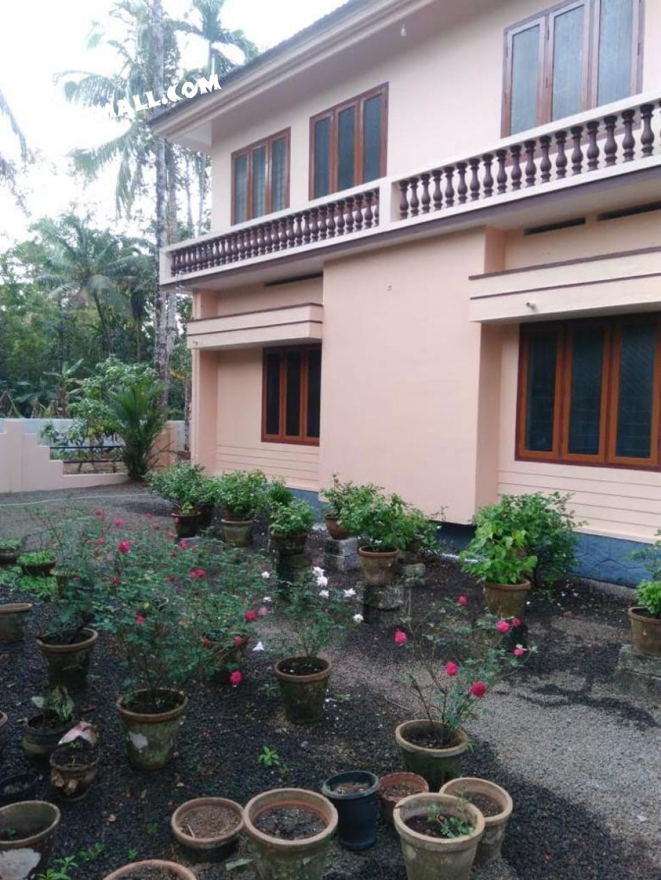 House / Villa For Sale