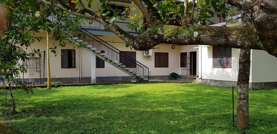 House / Villa For Sale