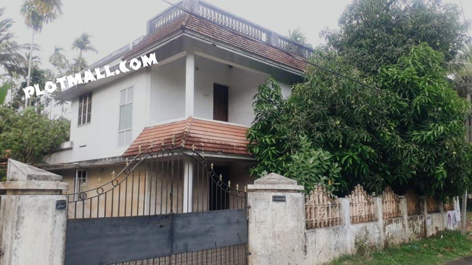 House / Villa For Sale