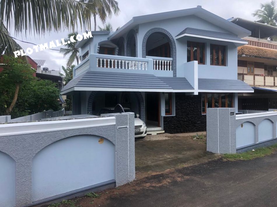 House / Villa For Sale