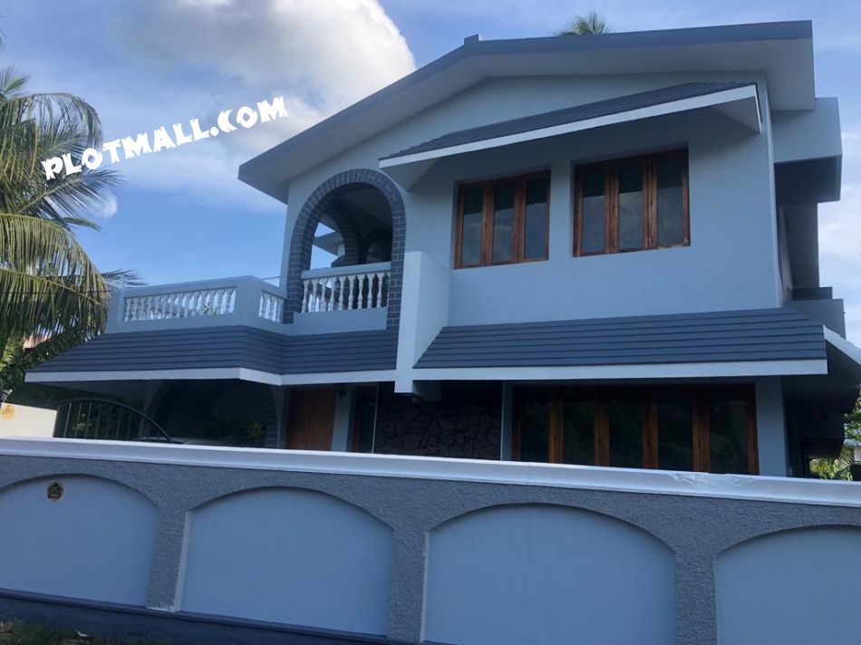 House / Villa For Sale