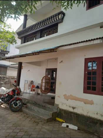 7.72 Cent House / Villa for Sale at Tirur Budget - 4500000 Total