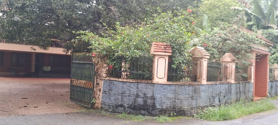 House / Villa For Sale