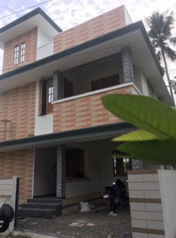 3.2 Cent House / Villa for Sale at Varapuzha Budget - 6400000 Total