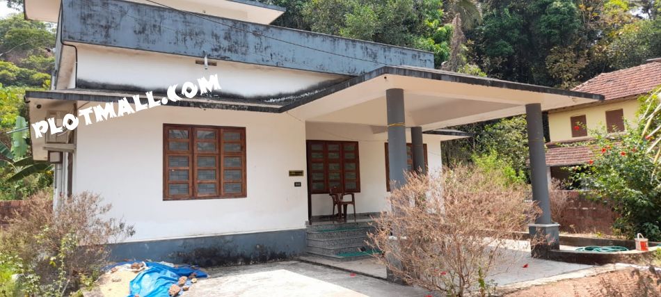 18.75 Cent House / Villa for Sale at Cherukunnu Budget - 350000 Cent
