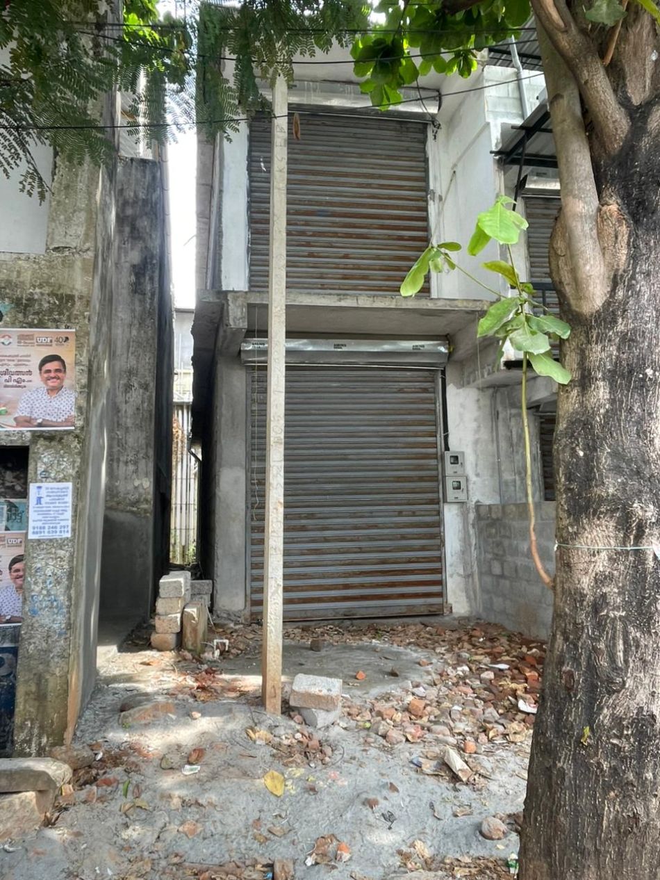 Shop / Showroom For Rent