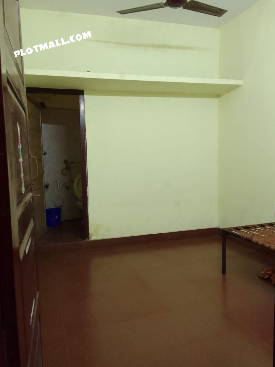 Shop / Showroom For Sale